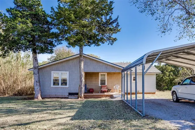 Front exterior — 942 N Macarthur Avenue, Blanchard, OK 73010