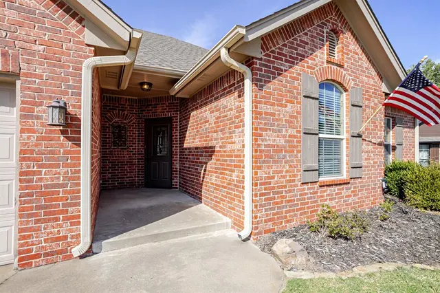Photo 4 — 2024 Lantana Circle, Shawnee, OK 74804