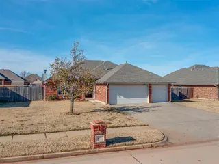 Sold home at 617 N White Tail Way