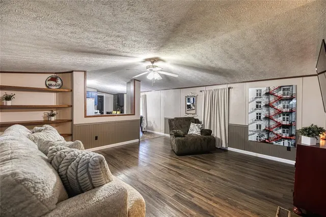 Photo 2 — 302 N 8th Street, Hammon, OK 73650