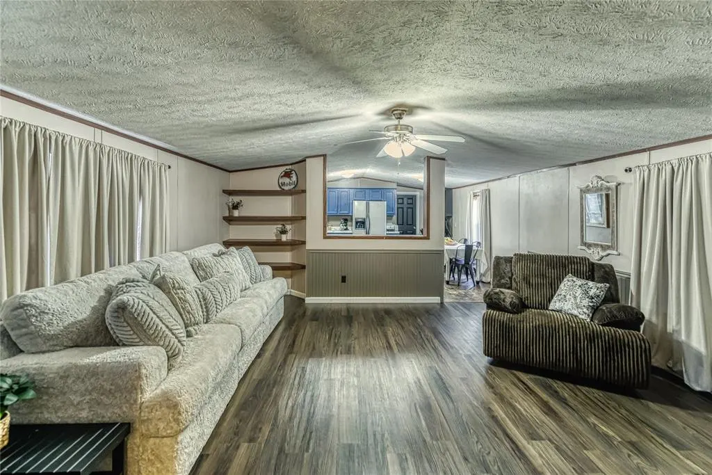 Photo 3 — 302 N 8th Street, Hammon, OK 73650