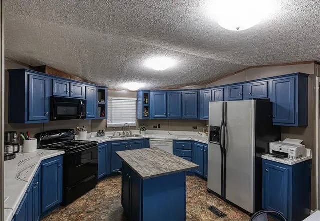 Photo 4 — 302 N 8th Street, Hammon, OK 73650