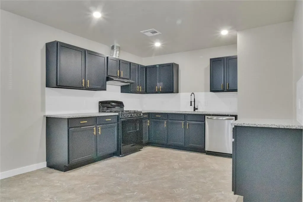 Photo 9 — 12508 Abbotts Way, Oklahoma City, OK 73142