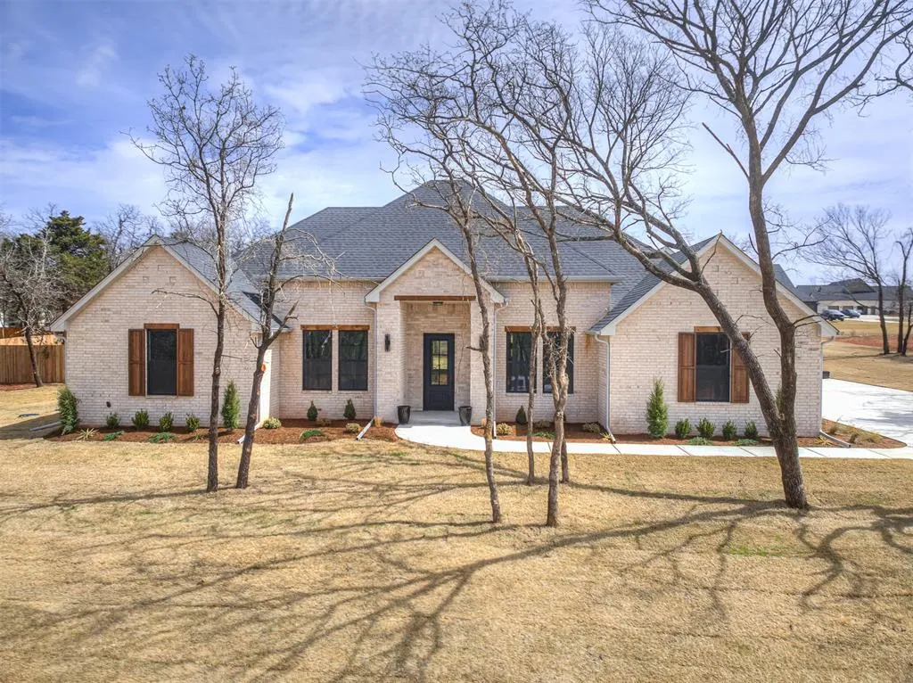 Front exterior — 12774 Hidden Trail, Edmond, OK 73007