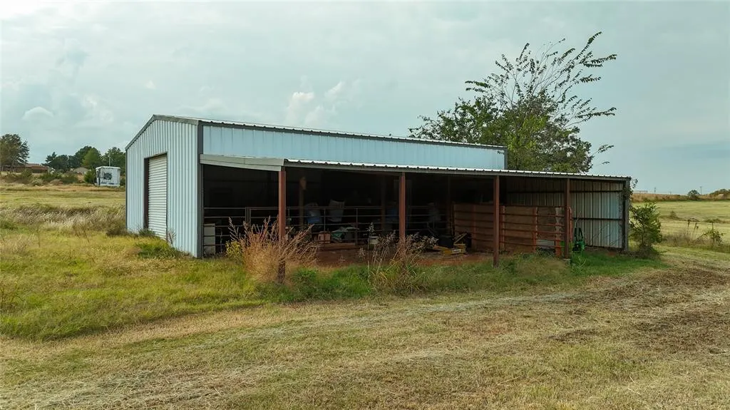 Photo 4 — 12918 N County Road 3130, Maysville, OK 73057