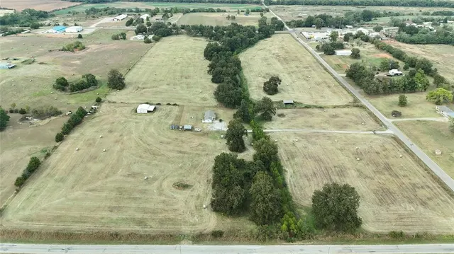 Photo 7 — 12918 N County Road 3130, Maysville, OK 73057
