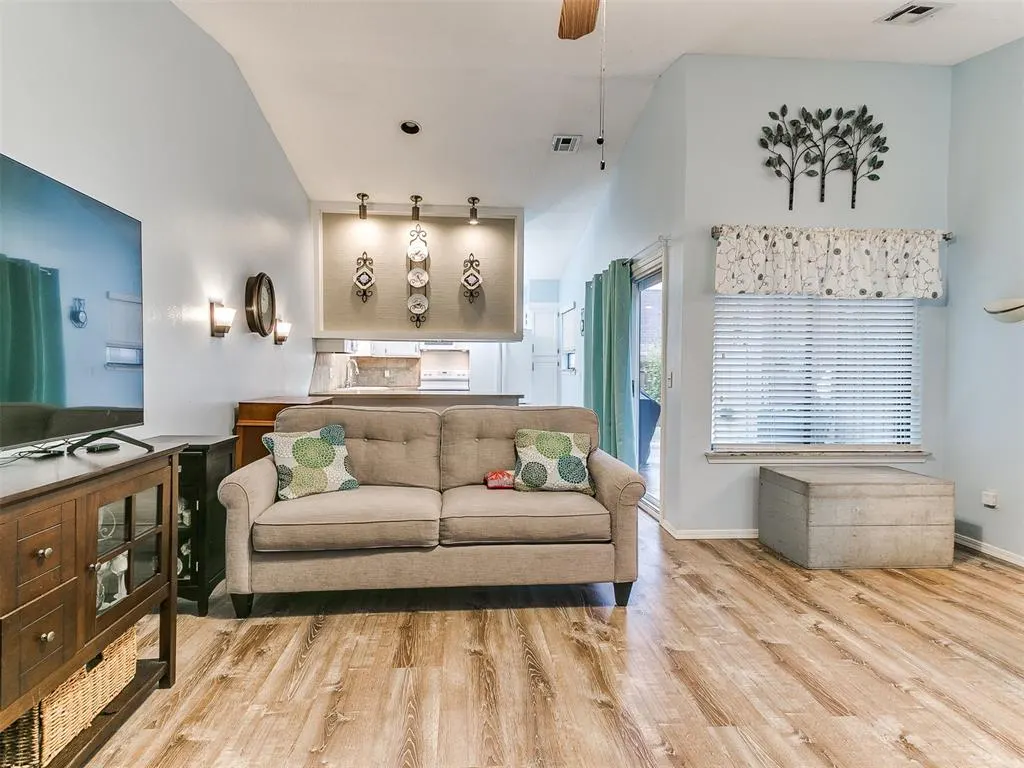 Photo 13 — 6815 NW 64th Terrace, Oklahoma City, OK 73132