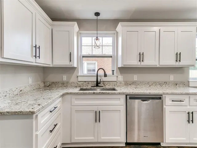 Photo 6 — 1127 S 19th Street, Chickasha, OK 73018
