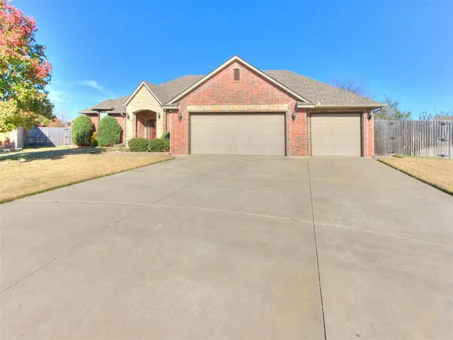Photo 2 — 3419 SE 31st Place, Oklahoma City, OK 73165
