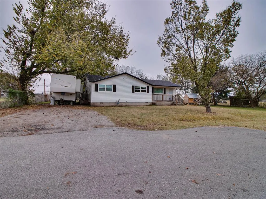 Photo 3 — 701 S Second Avenue, Stroud, OK 74079