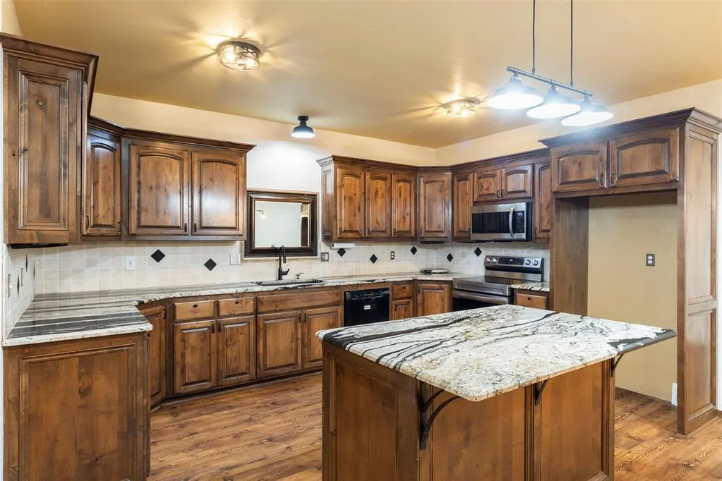 Photo 10 — 960402 S 3340 Road, Wellston, OK 74881