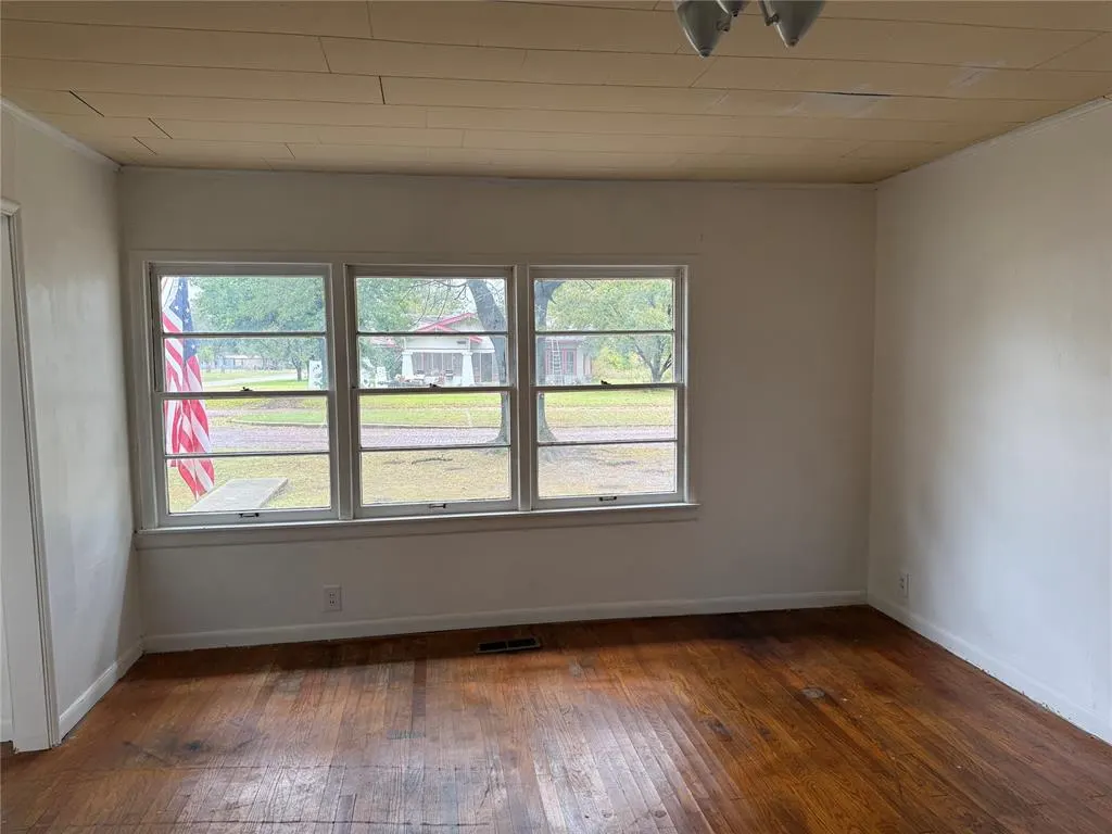 Photo 3 — 300 E Broadway Street, Wetumka, OK 74883