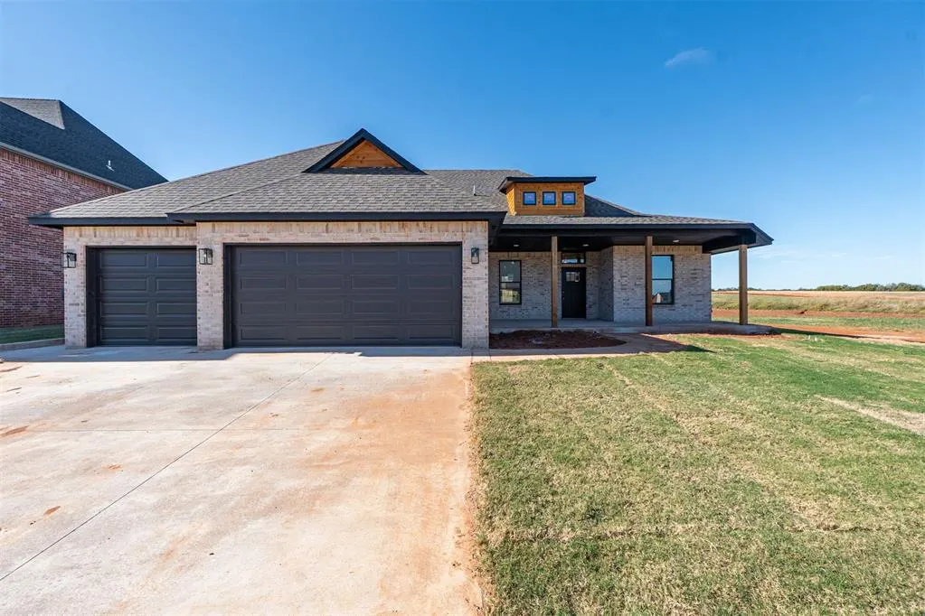 Front exterior — 10621 Two Lakes Drive, Yukon, OK 73099
