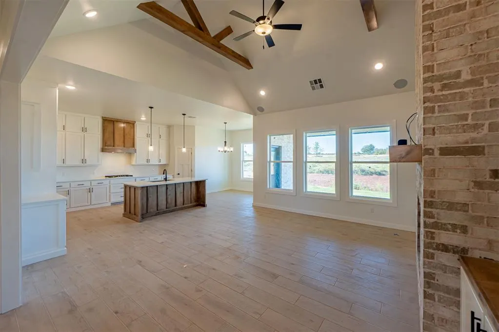 Photo 3 — 10621 Two Lakes Drive, Yukon, OK 73099