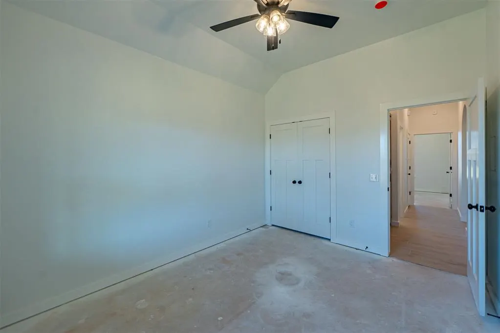 Photo 11 — 10621 Two Lakes Drive, Yukon, OK 73099
