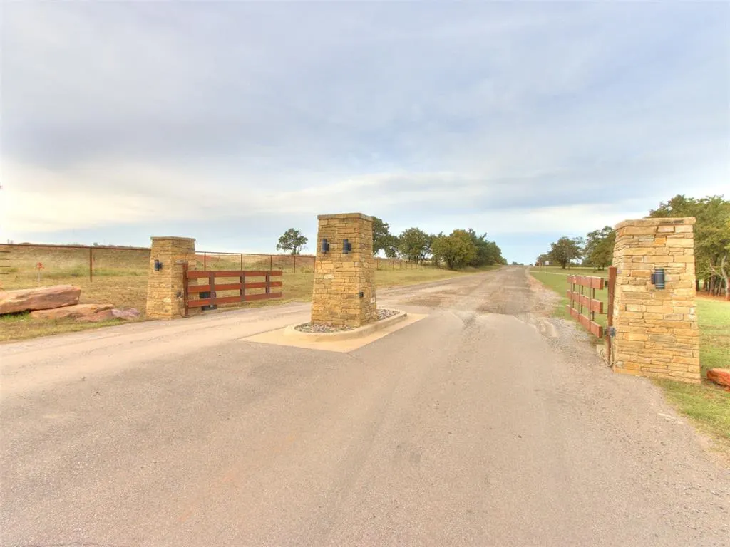 Photo 3 — 21 Rockys Way, Arcadia, OK 73007