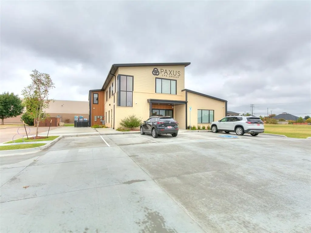 Photo 2 — 560 Merchant Drive, Norman, OK 73069