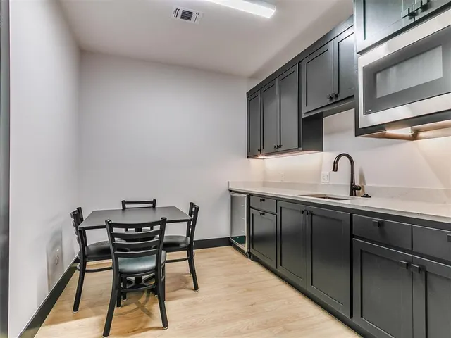 Photo 8 — 560 Merchant Drive, Norman, OK 73069