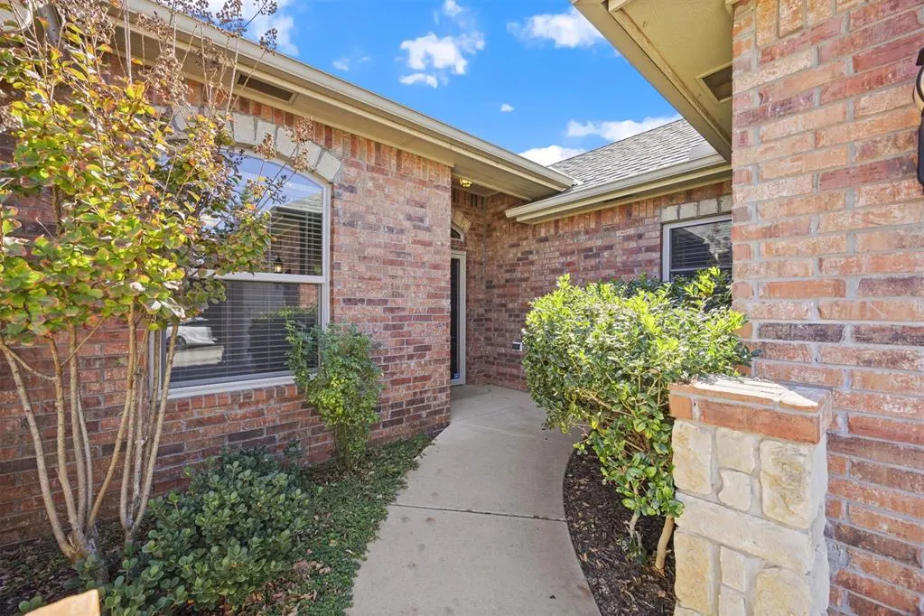Photo 2 — 10232 Bald Cypress Drive, Oklahoma City, OK 73120