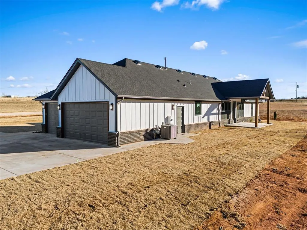 Photo 36 — 881 Meadow  Park Drive, Guthrie, OK 73044