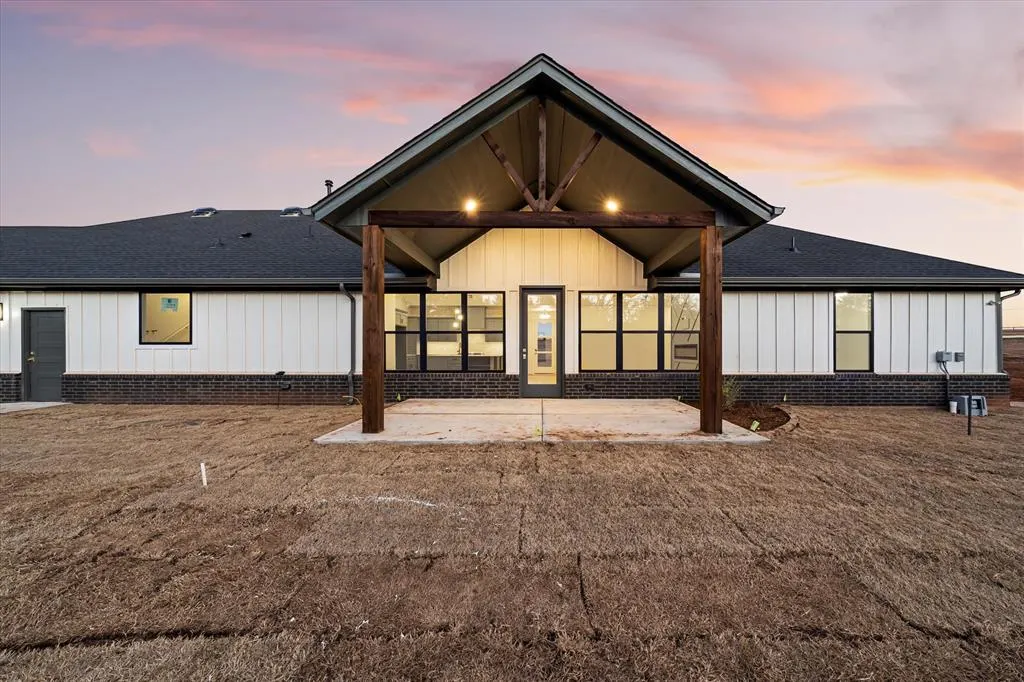 Photo 35 — 881 Meadow  Park Drive, Guthrie, OK 73044