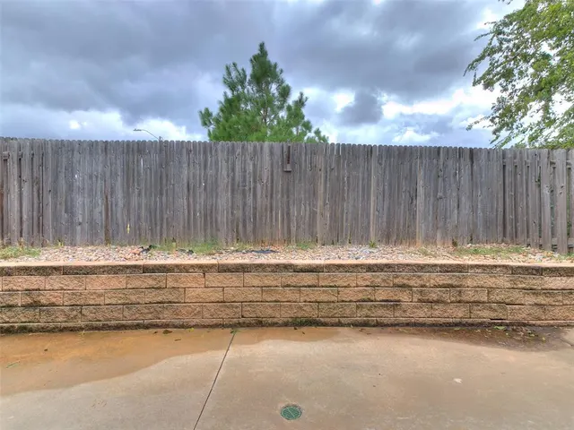 Photo 4 — 920 SW 92nd Street, Oklahoma City, OK 73139