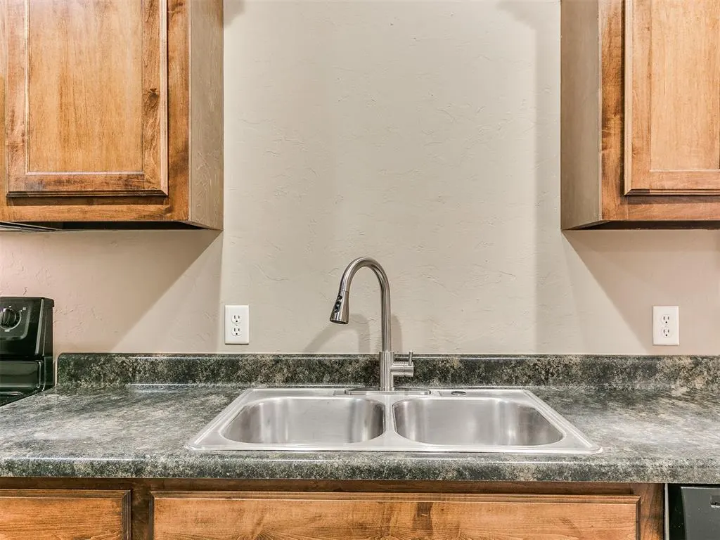 Photo 11 — 920 SW 92nd Street, Oklahoma City, OK 73139
