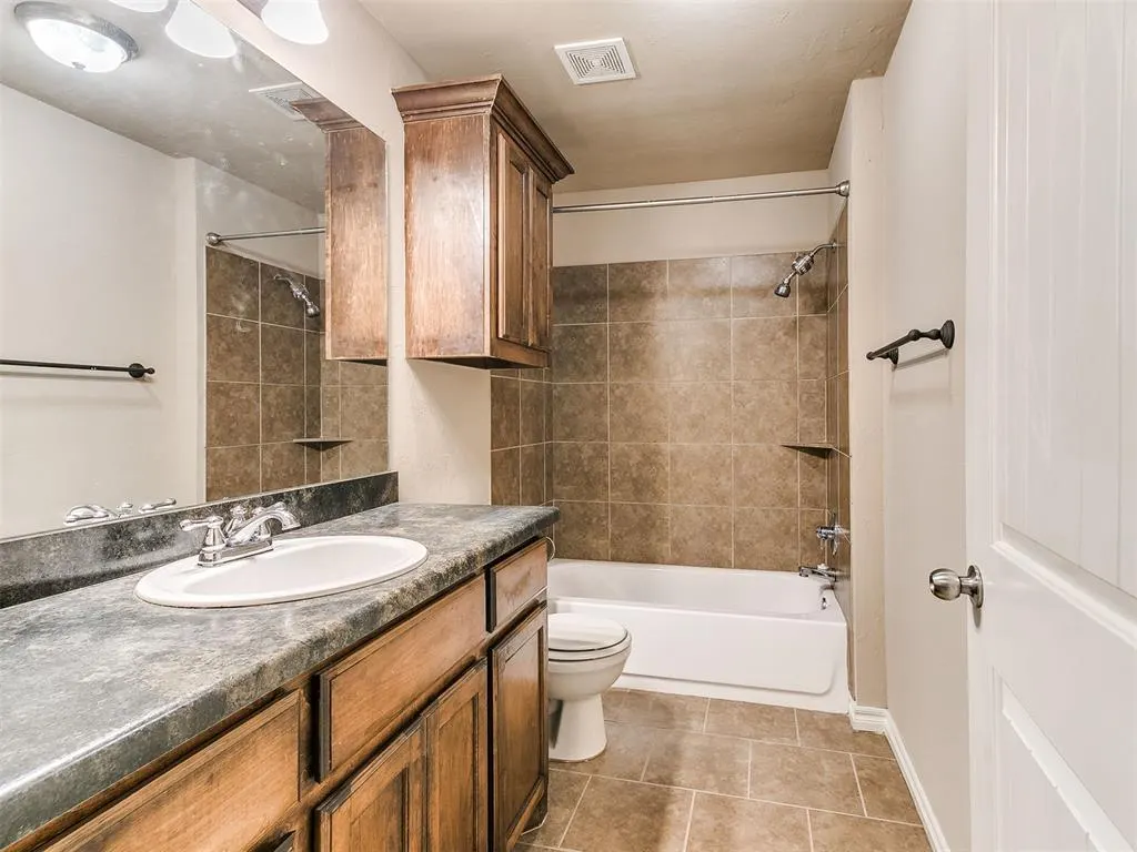 Photo 17 — 920 SW 92nd Street, Oklahoma City, OK 73139