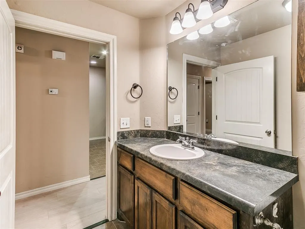 Photo 19 — 920 SW 92nd Street, Oklahoma City, OK 73139