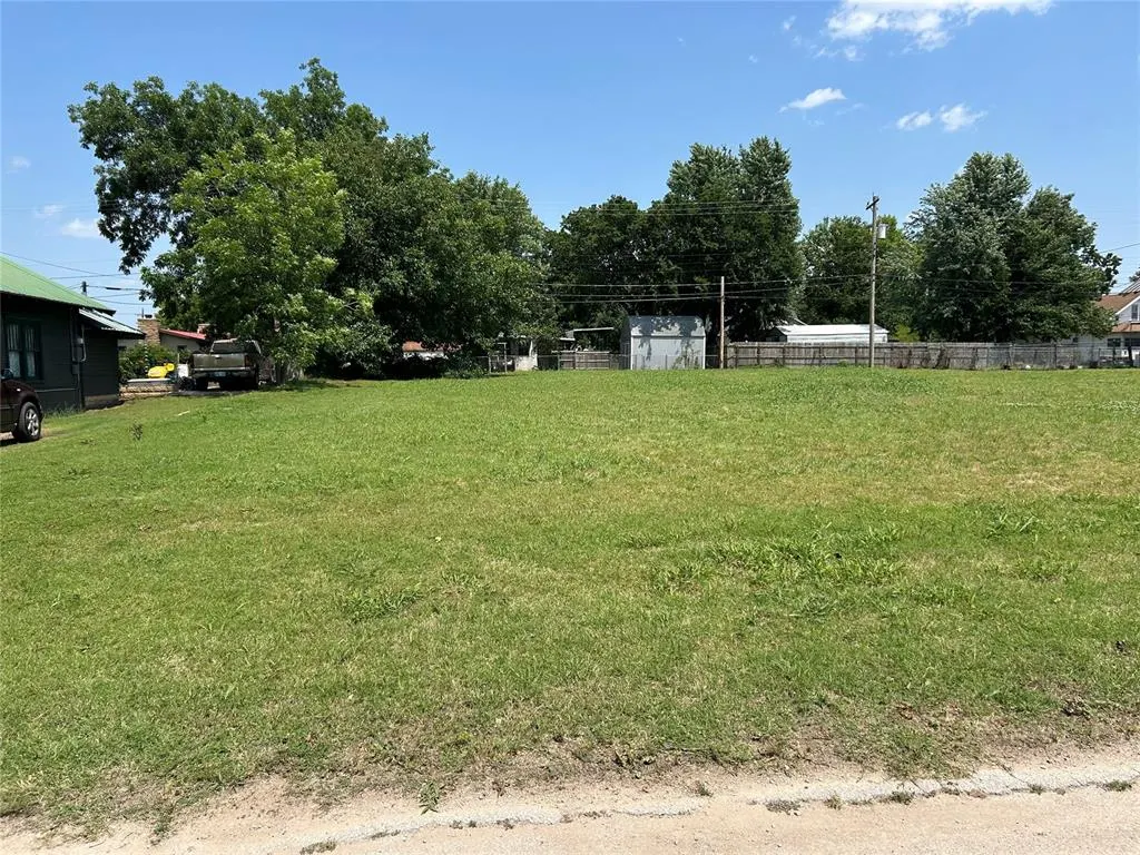 Front exterior — 208 N 4th Street, Tonkawa, OK 74653