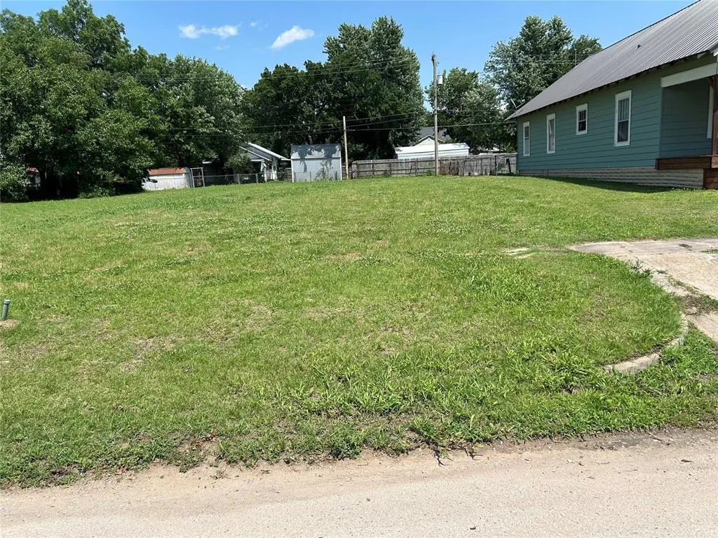 Photo 4 — 208 N 4th Street, Tonkawa, OK 74653