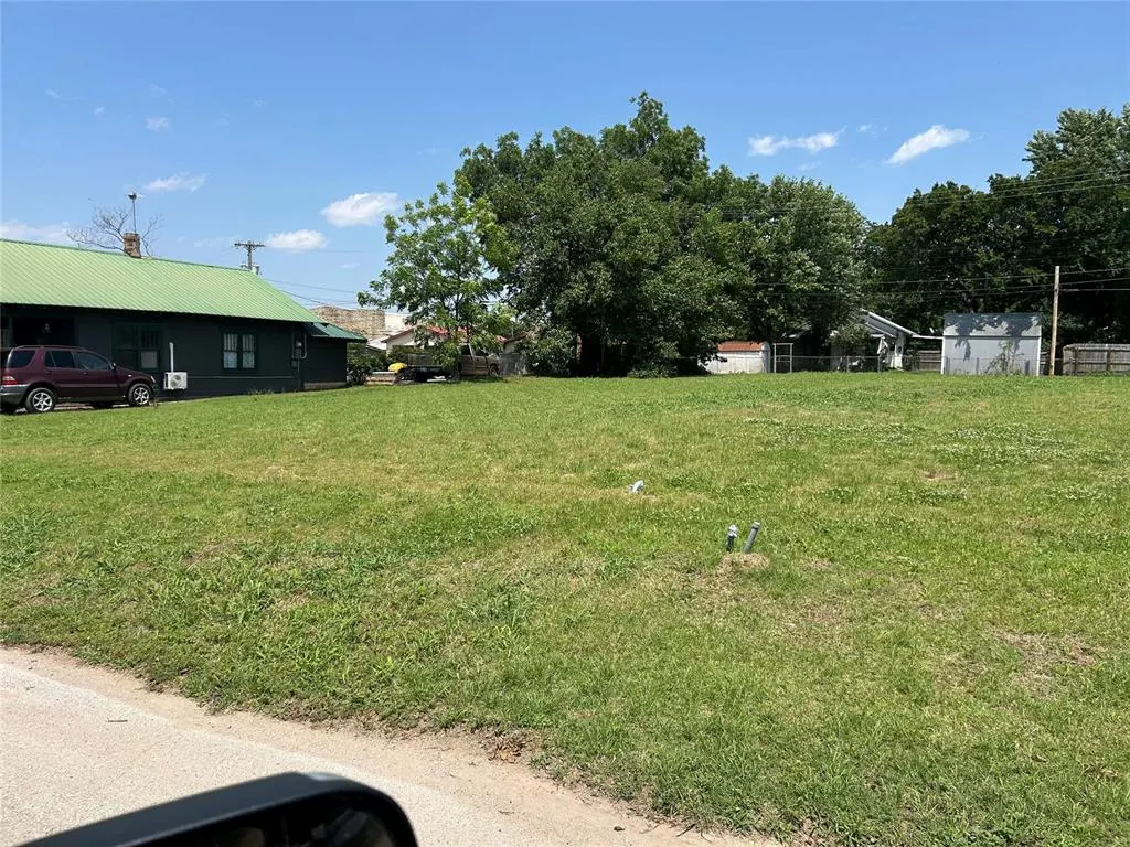 Photo 5 — 208 N 4th Street, Tonkawa, OK 74653