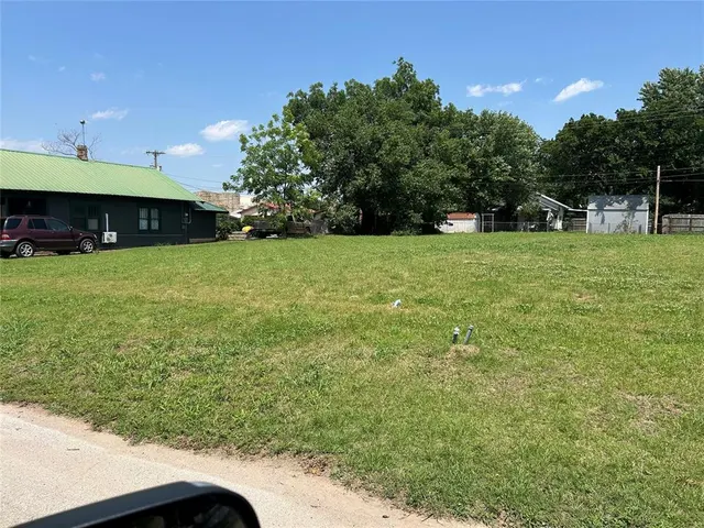 Photo 5 — 208 N 4th Street, Tonkawa, OK 74653