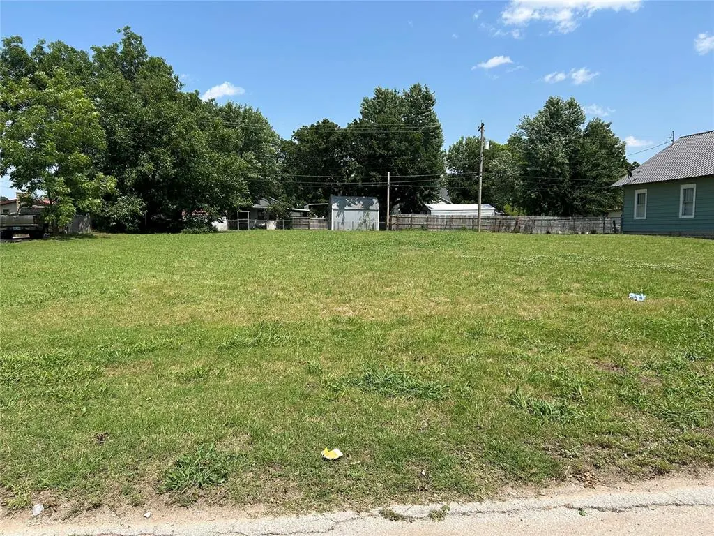 Photo 7 — 208 N 4th Street, Tonkawa, OK 74653