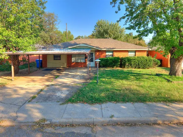 Front exterior — 809 Oliver Street, Norman, OK 73071