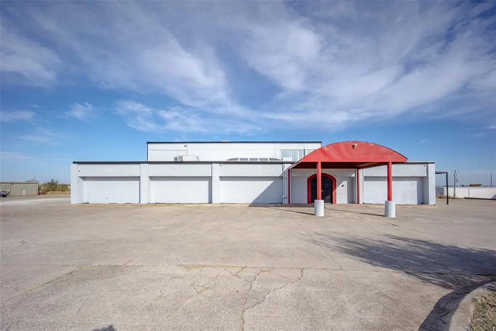 Photo 2 — 6825 W Wilshire Boulevard, Oklahoma City, OK 73132