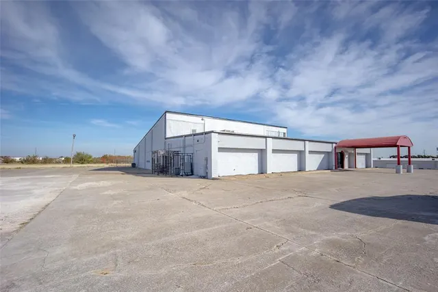 Photo 3 — 6825 W Wilshire Boulevard, Oklahoma City, OK 73132