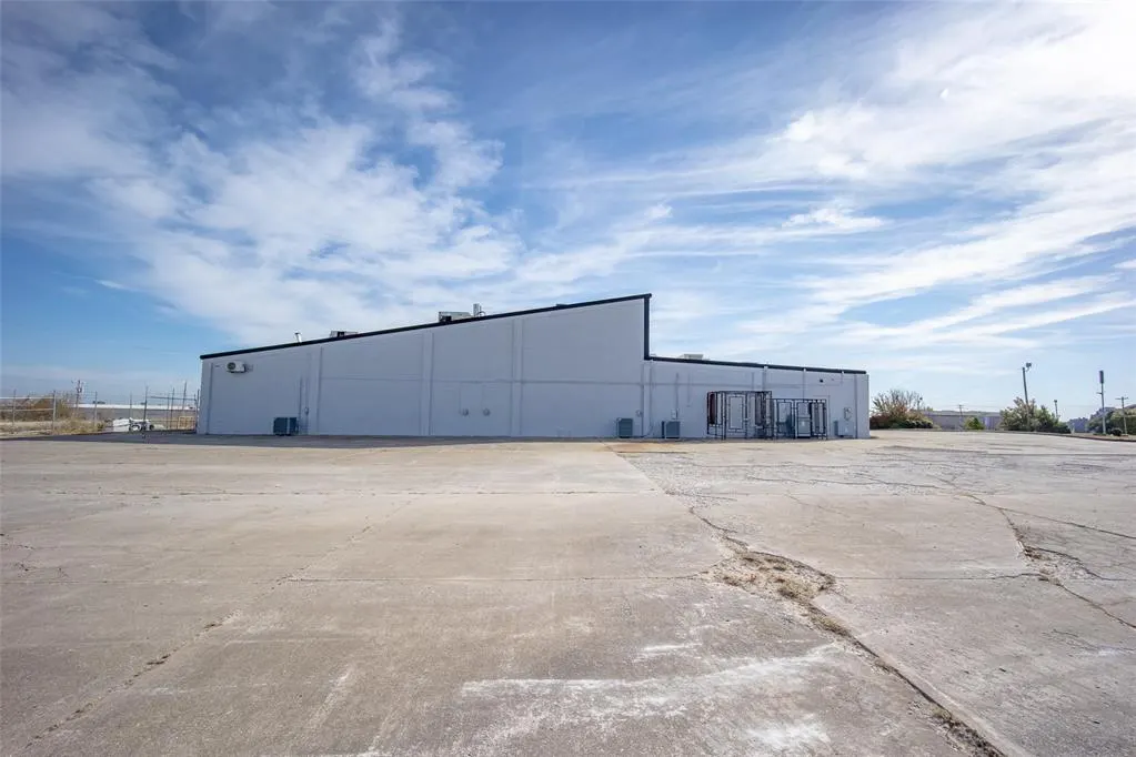 Photo 5 — 6825 W Wilshire Boulevard, Oklahoma City, OK 73132