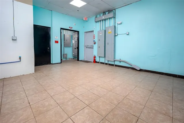 Photo 7 — 6825 W Wilshire Boulevard, Oklahoma City, OK 73132