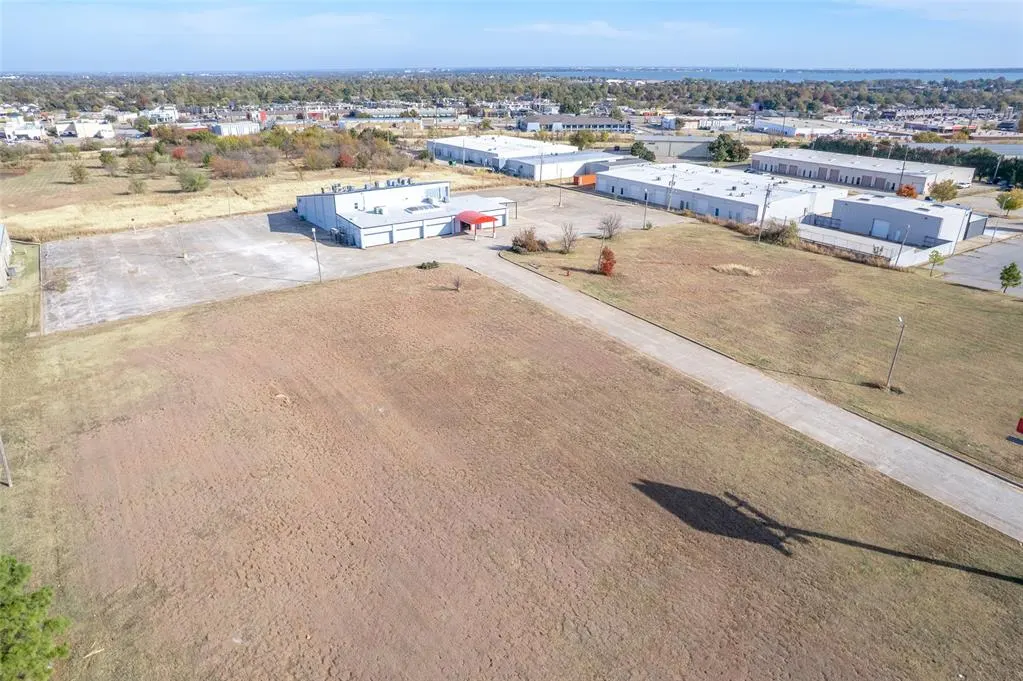 Photo 36 — 6825 W Wilshire Boulevard, Oklahoma City, OK 73132