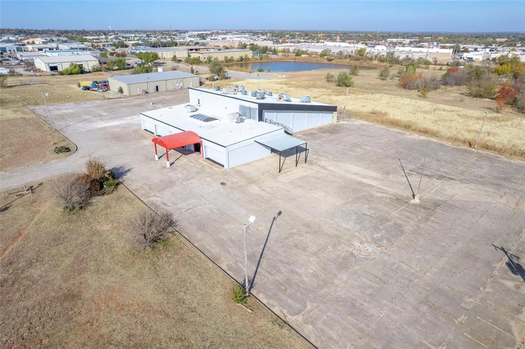 Photo 40 — 6825 W Wilshire Boulevard, Oklahoma City, OK 73132