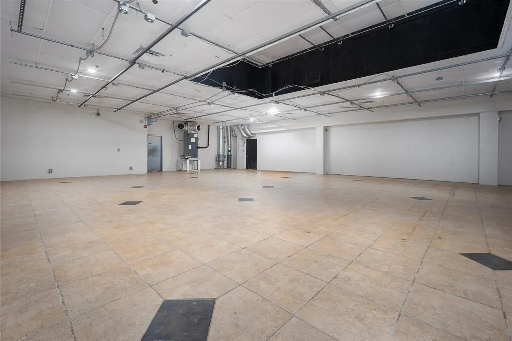 Photo 21 — 6825 W Wilshire Boulevard, Oklahoma City, OK 73132