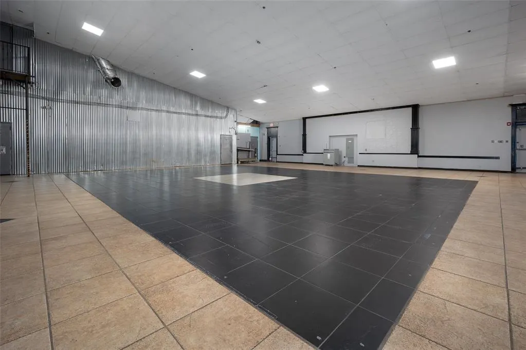 Photo 25 — 6825 W Wilshire Boulevard, Oklahoma City, OK 73132