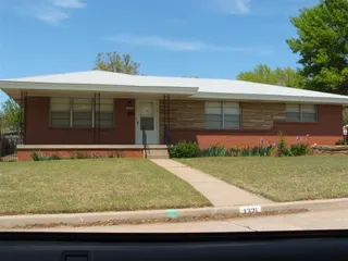 Sold home at 1321 Lindale Avenue