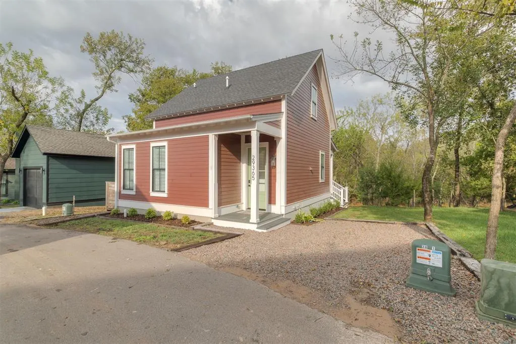 Front exterior — 29365 Cottage Woods Road, Norman, OK 73072