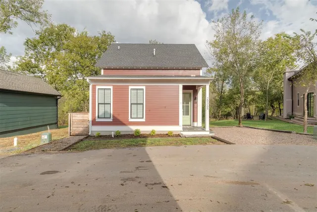 Photo 2 — 29365 Cottage Woods Road, Norman, OK 73072