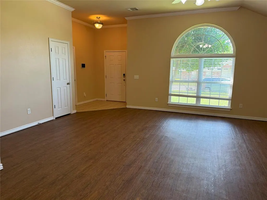 Photo 6 — 1421 Teakwood Drive, Norman, OK 73071