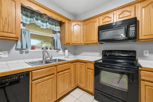 Photo 7 — 36 Limberlost Road, McLoud, OK 74851