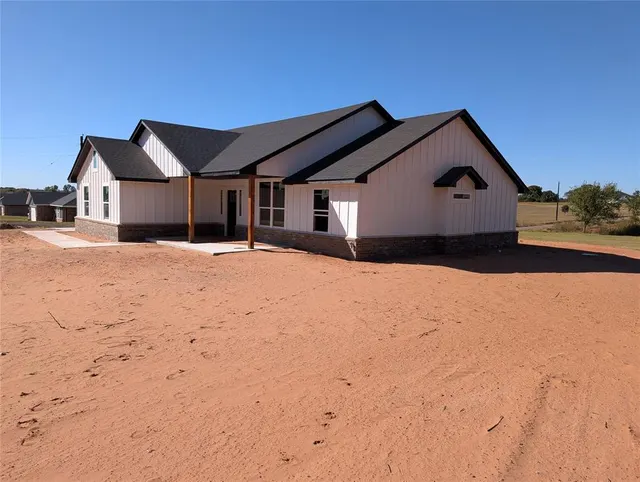 Photo 6 — 2188 Hilltop Lane, Blanchard, OK 73010