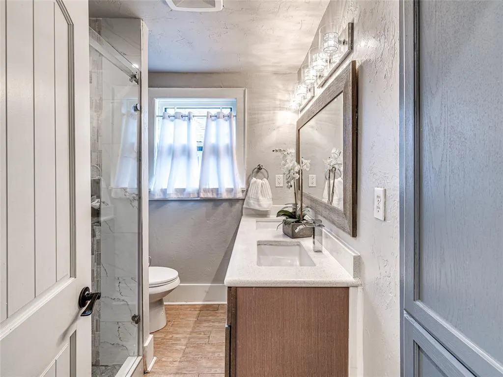 Photo 16 — 725 NE 15th Street, Oklahoma City, OK 73104